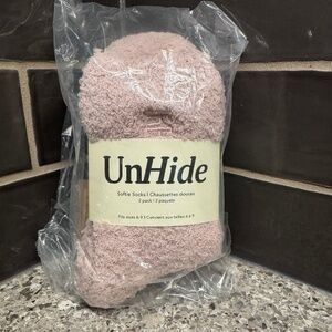 UnHide 2pk Ultra soft Lounge Socks